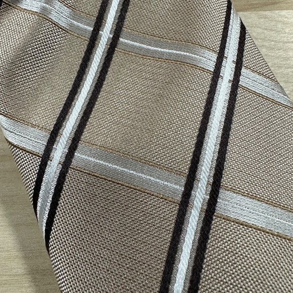Buy 3 Ties for $45!  Italian Silk Tie Beige, Black, Grey and White - Picture 2 of 4